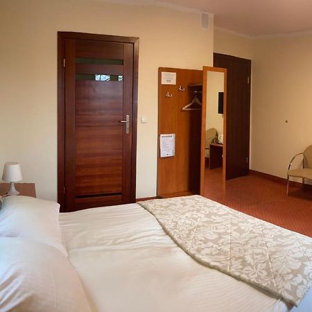 Hotel Gryf Косцежина Екстериор снимка