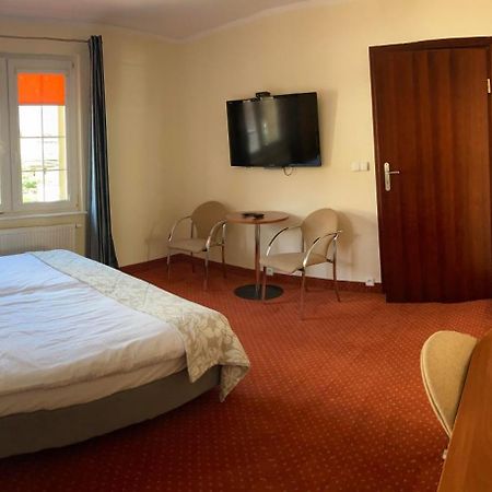 Hotel Gryf Косцежина Екстериор снимка