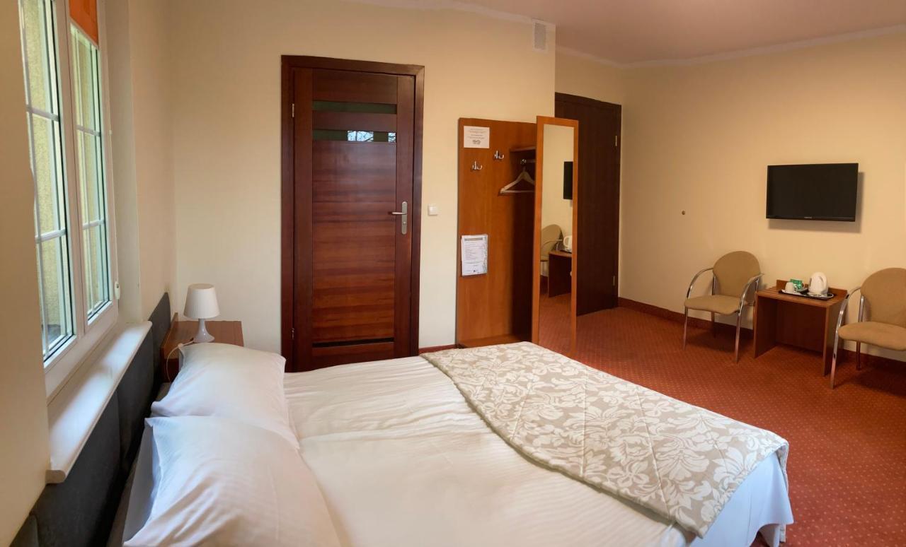Hotel Gryf Косцежина Екстериор снимка