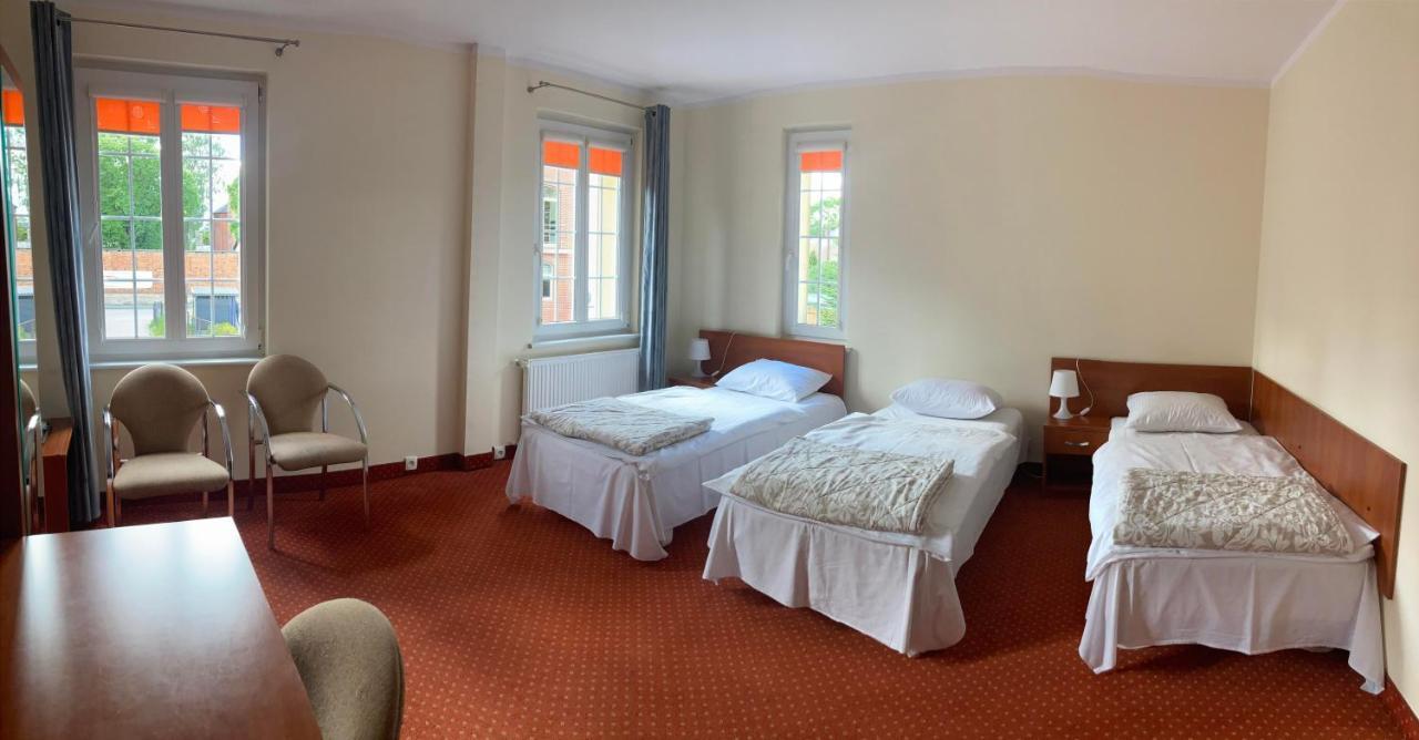 Hotel Gryf Косцежина Екстериор снимка