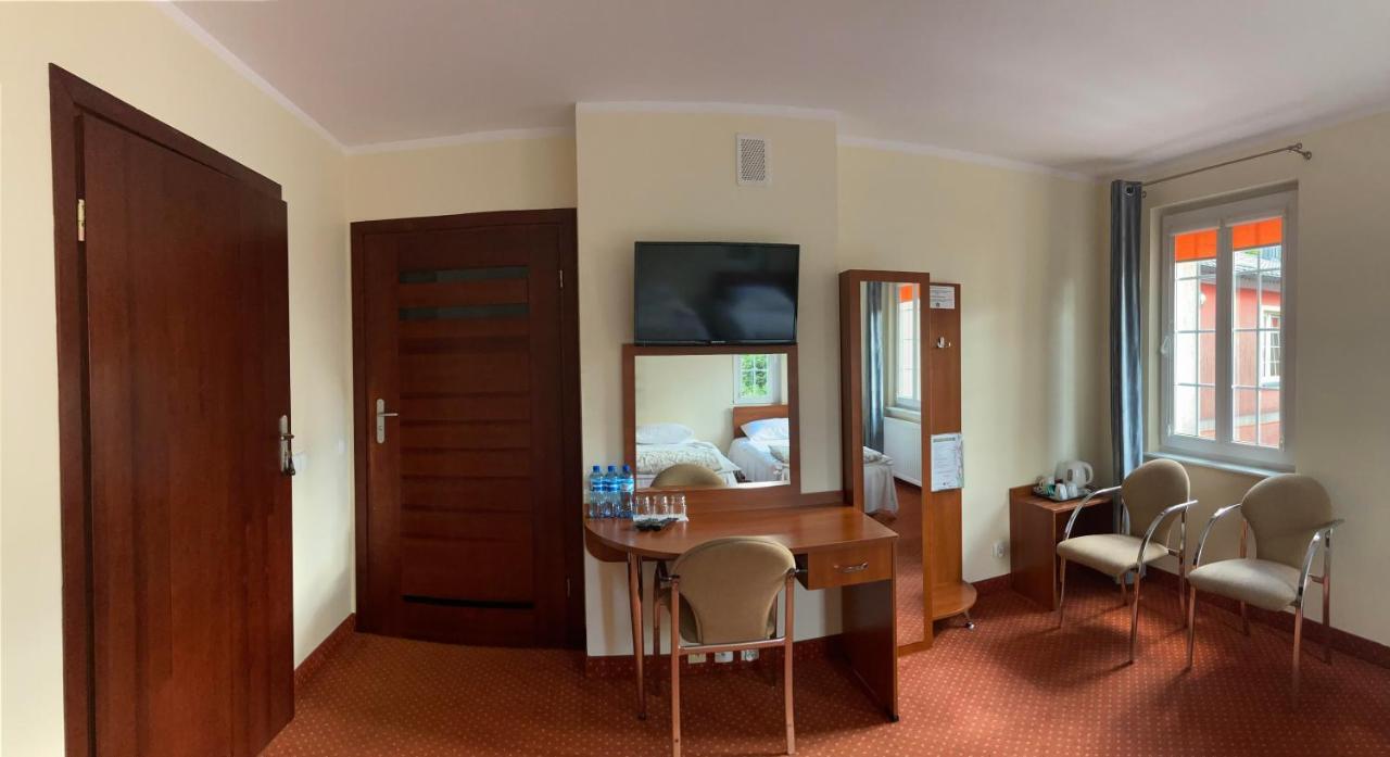 Hotel Gryf Косцежина Екстериор снимка