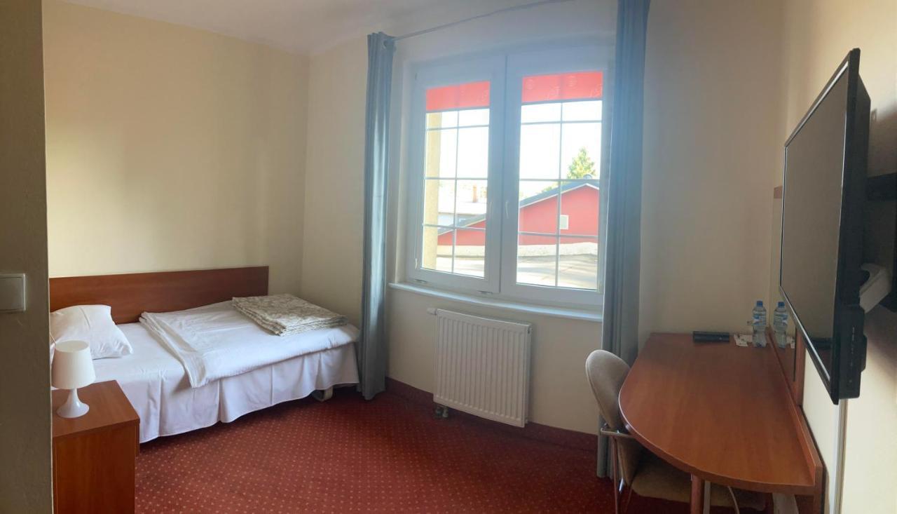 Hotel Gryf Косцежина Екстериор снимка