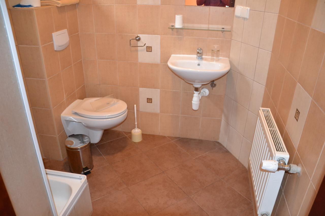 Hotel Gryf Косцежина Екстериор снимка