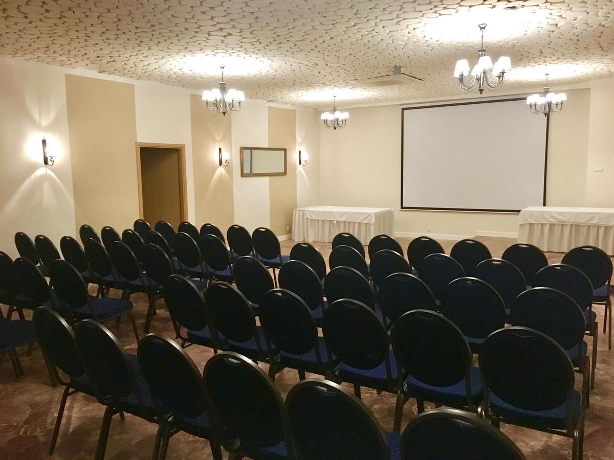 Hotel Gryf Косцежина Екстериор снимка