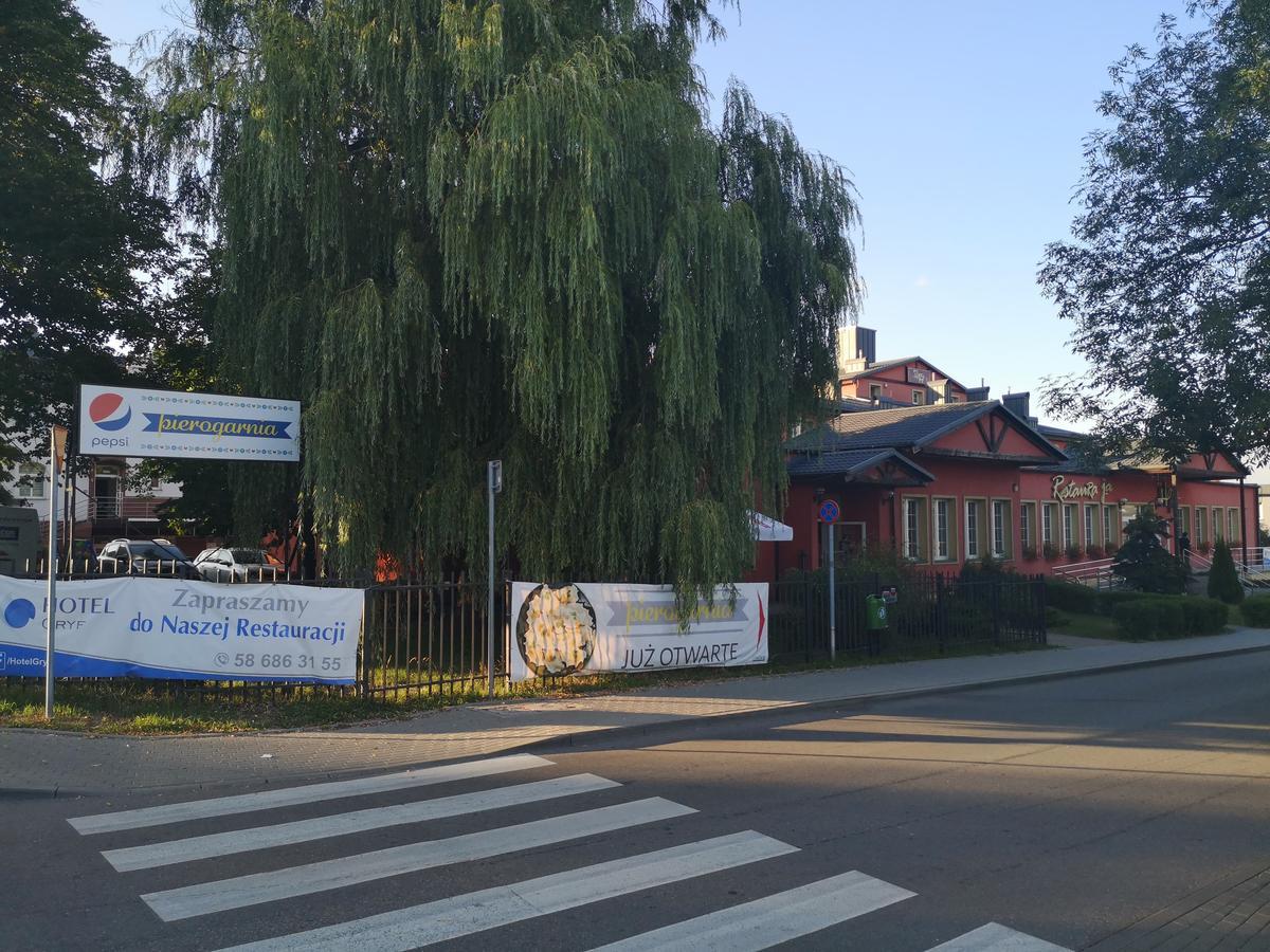 Hotel Gryf Косцежина Екстериор снимка