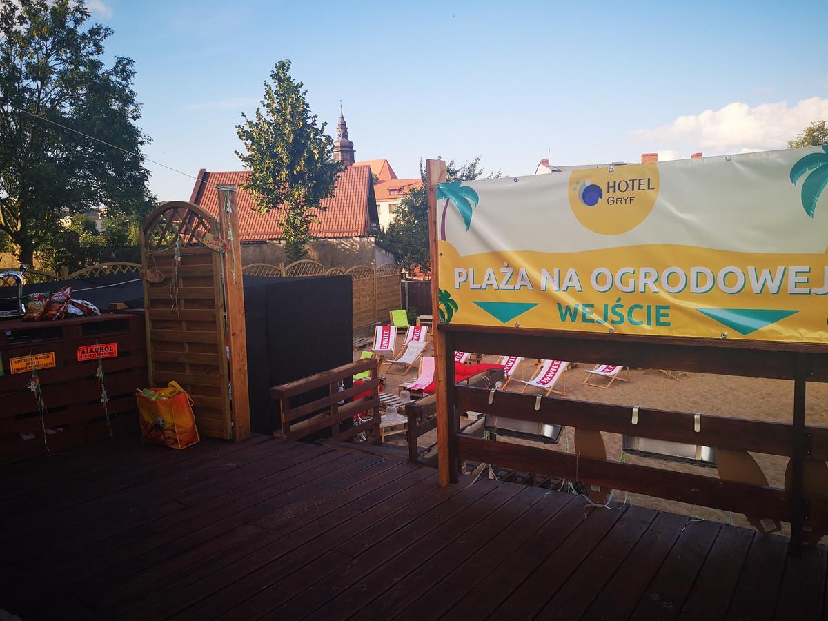 Hotel Gryf Косцежина Екстериор снимка